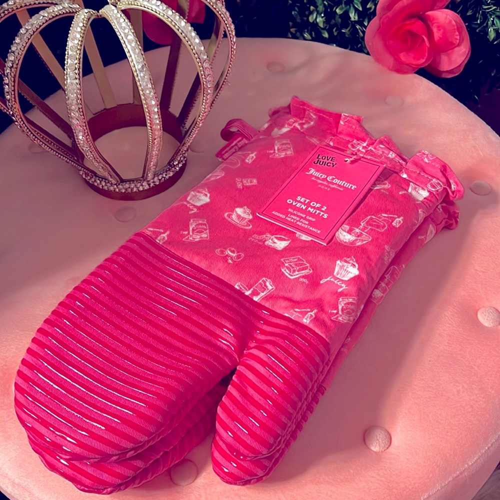 Juicy Couture Vibrant Pink Kitchen Mitts